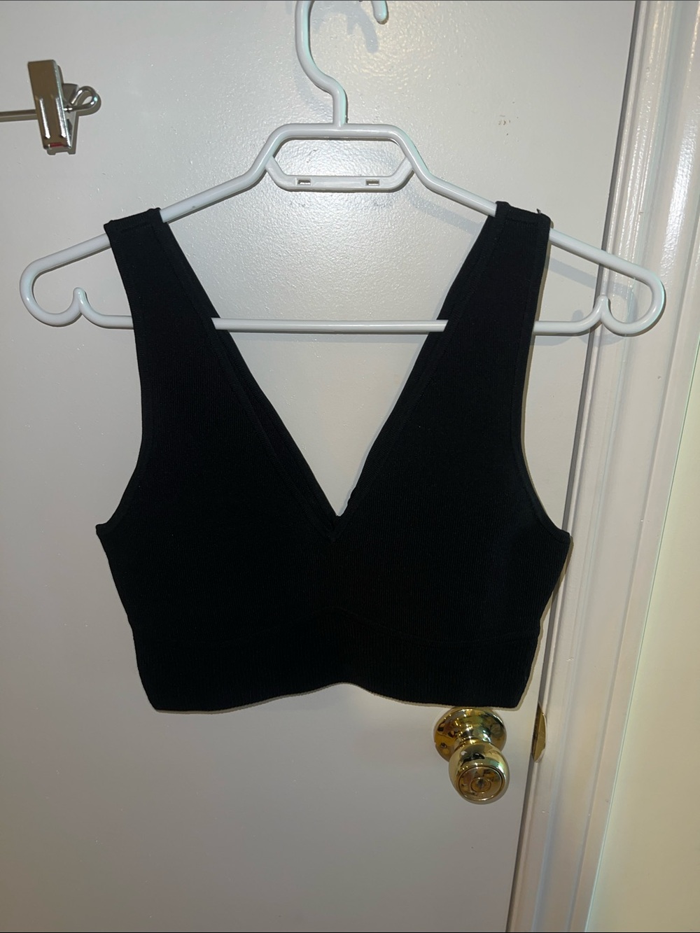 Babaton Black Ribbed V-Neck Crop Top